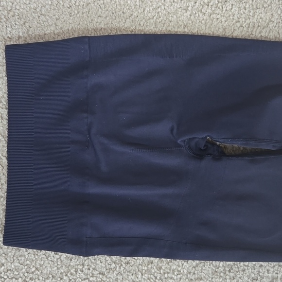 Lululemon In The Zone High Rise Seamless Leggings In Naval Blue 27 Inch Size 4 - Picture 11 of 12